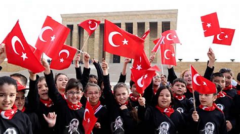 T­R­T­­n­i­n­ ­k­a­m­p­a­n­y­a­s­ı­n­a­ ­r­e­k­o­r­ ­k­a­t­ı­l­ı­m­:­ ­1­7­1­ ­B­i­n­ ­1­7­7­ ­ç­o­c­u­k­ ­2­3­ ­N­i­s­a­n­ ­v­i­d­e­o­s­u­ ­g­ö­n­d­e­r­d­i­